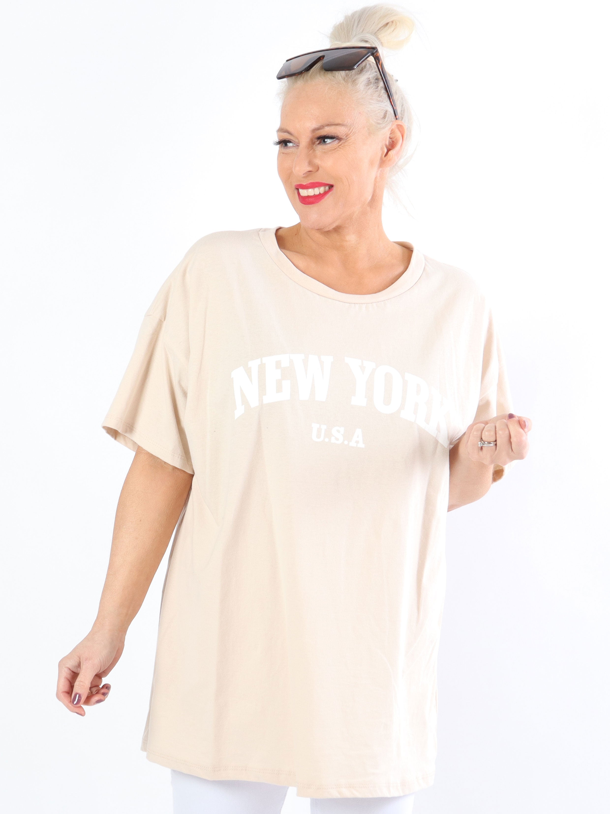 Sofia - Enkel plus size t-shirt med text på bröstet